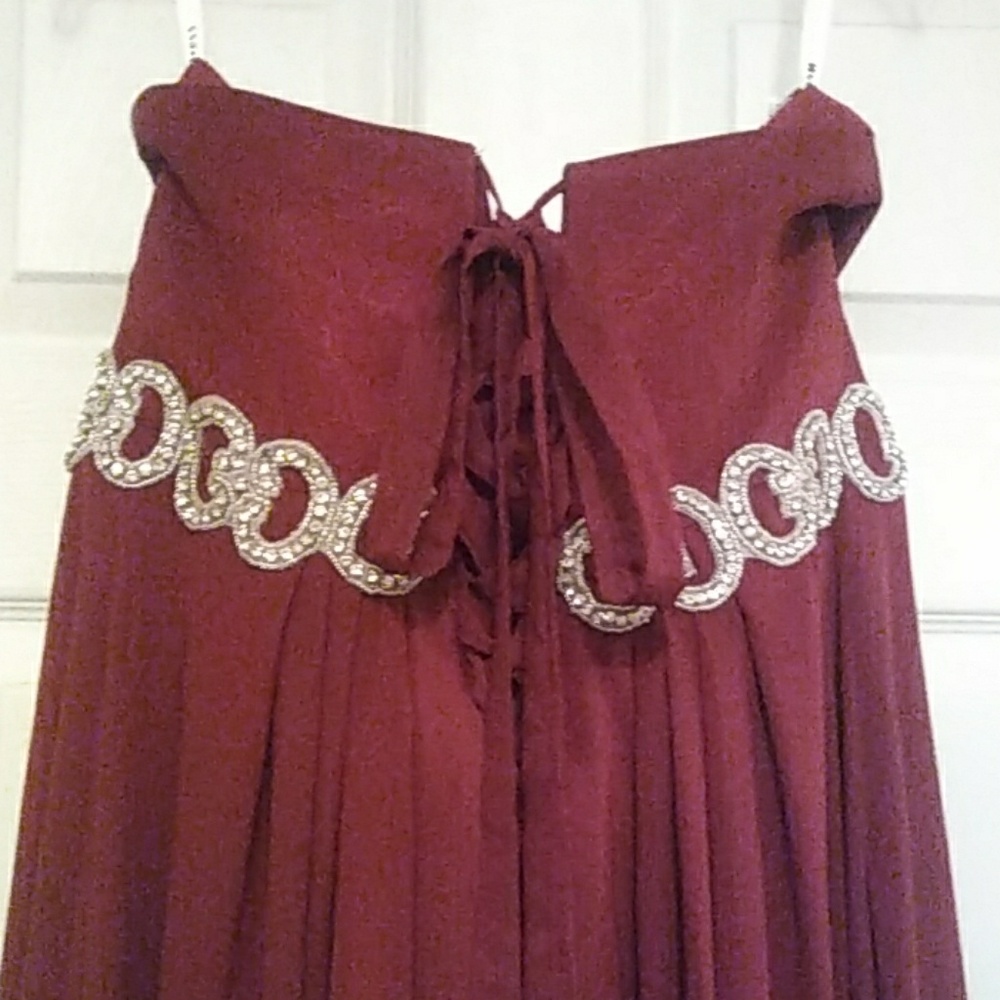 Dress - Picture 2 of 7